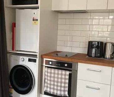 Sunny Studio by Otari-Wilton Bush Reserve - Photo 2