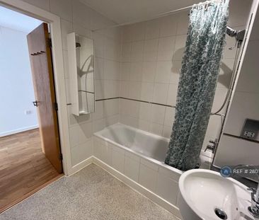 2 bedroom flat to rent - Photo 6