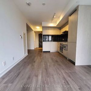 60 Shuter St Feels brand new + den yonge/dundas sq - Photo 2