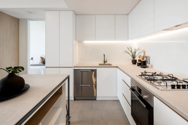 Fully Furnished Luxurious Two-Bedroom Apartment with Stunning Views - Photo 1