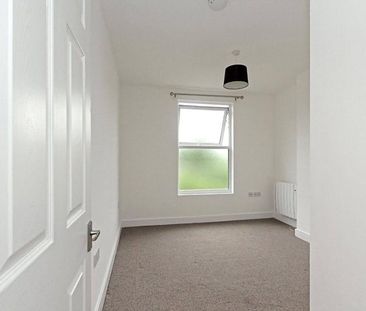 Park Road, Sittingbourne, Kent, ME10 - Photo 2
