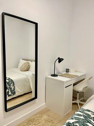 Calle de Redondilla, Madrid, Community of Madrid 28005 - Photo 1