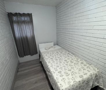 Room in a Shared House, Rothbury Walk, N17 - Photo 2