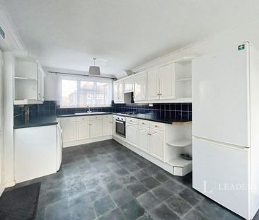 3 bedroom semi-detached to rent Wickhurst - Photo 3