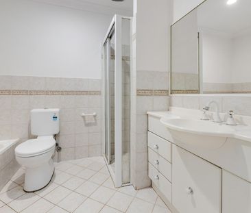 Spacious 3-Bedroom Villa - Photo 3