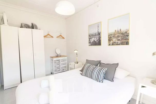 Carrer dÀngel Guimerà, L'Hospitalet de Llobregat, Catalonia 08902 - Photo 1