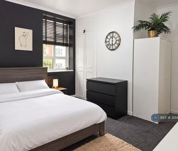 1 bedroom in a house share to rent - Photo 4