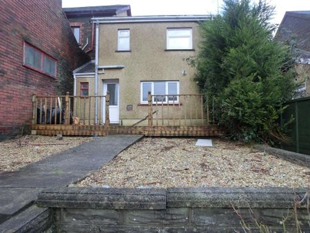3 bedroom terraced house to rent - Photo 5