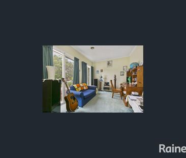 A large family home, Prime School Zones & Location Perfection! - Photo 1