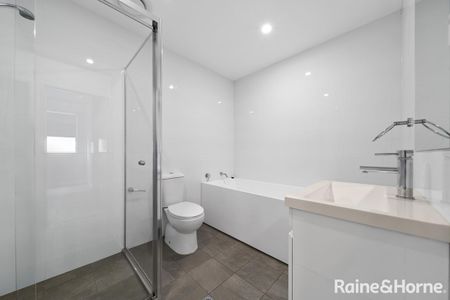 Two Spacious Three Bedroom Apartments to Choose From! - Photo 4