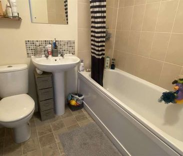 Heeks Crescent, Hilperton, Trowbridge, BA14 - Photo 1