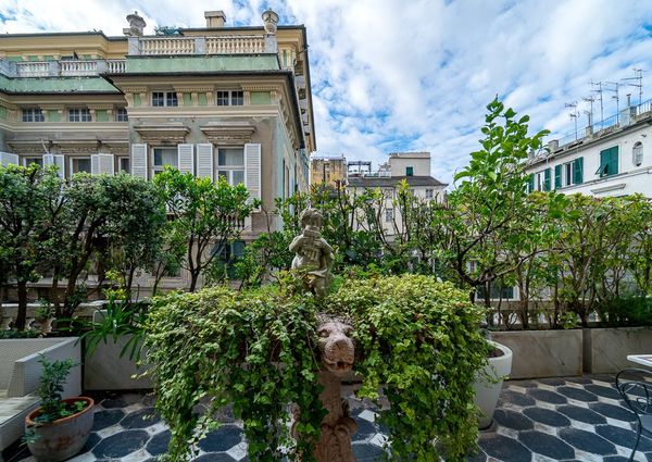 Appartamento in Piazza della Meridiana a Genova