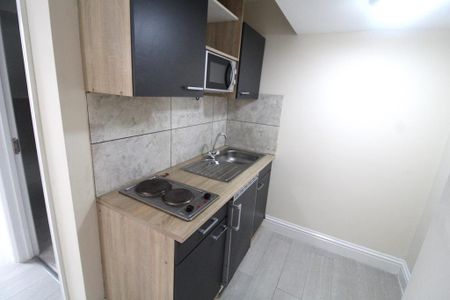 Studio to rent - Photo 3