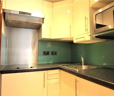 Studio to rent - Photo 2