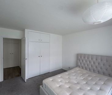 Guest Avenue, Poole - Photo 2