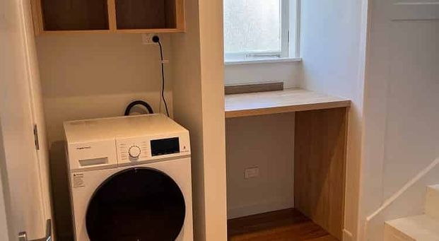 Recently renovated one bedroom flat in Epsom. - Photo 1