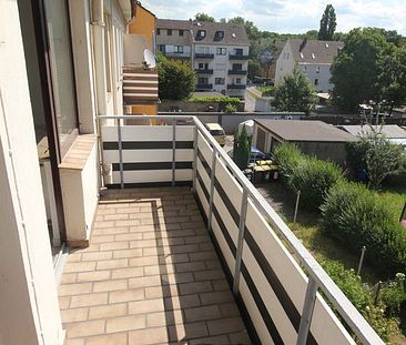 Duisburg- Beeck, ruhige Seitenstraße, moderniesierte Wohnung mit Einbauküche und XXL Balkon - Foto 5