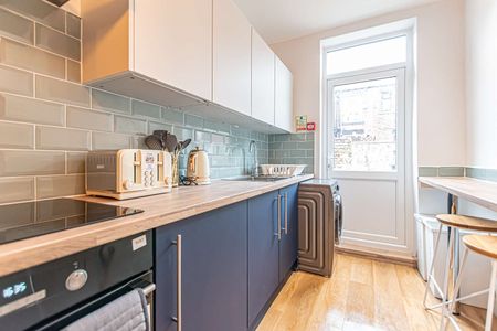 🏠 Great location professional house share 🏠 Room 5 - Photo 3