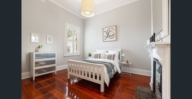 Grand Family Home - Photo 1