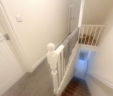 6 Bedroom End Terraced House - Photo 1