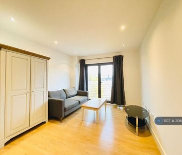 1 bedroom flat to rent - Photo 2