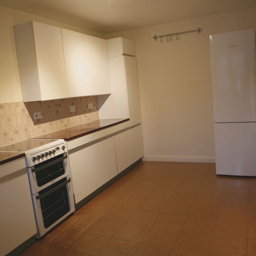 2 Bed Flat, Lissenden Gardens, NW5 - Photo 1