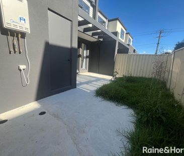 Brand New 2 bedroom plus study Townhouse in central location close ... - Photo 1