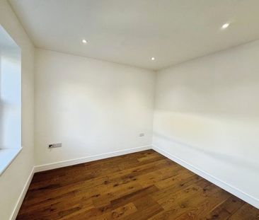 High Street, Sutton - Photo 2