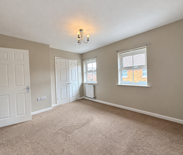 2 bedroom end of terrace house to rent - Photo 3