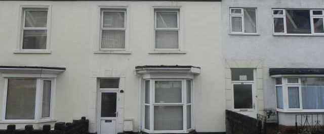 6 bedroom house to rent - Photo 1