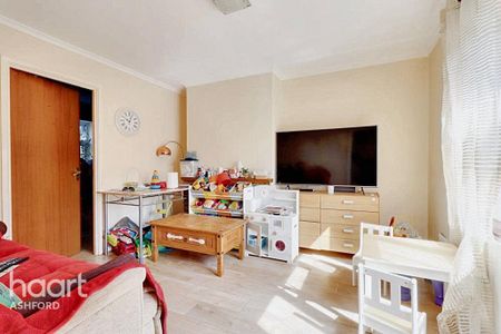 3 bedroom end of terrace house to rent - Photo 4