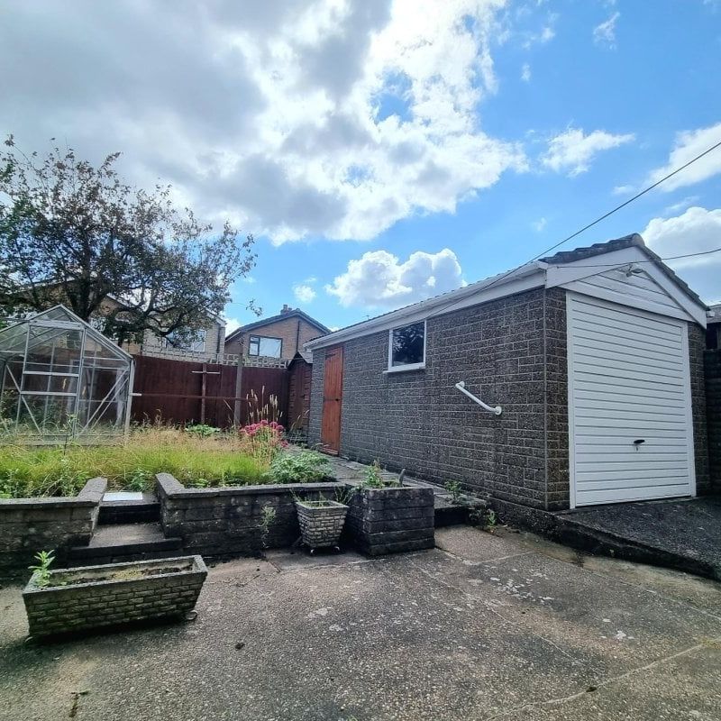 Howard Close - Photo 1