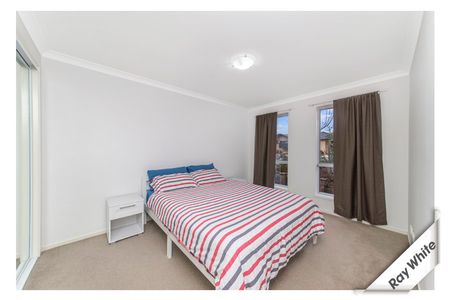 22 Audrey Cahn Street, Macgregor ACT 2615 - House For Rent | Domain - Photo 4