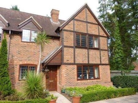 Denefield Gardens, Tilehurst, Reading, RG31 - Photo 4