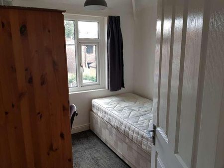 Victoria Road, Old Moat, Manchester, M14 - Photo 3