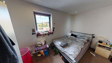 2 bedroom ground floor flat to rent - Photo 2