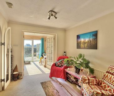 3 bedroom semi-detached house to rent - Photo 4