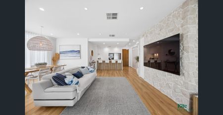 Corner Luxury Apartment in Infinity Towers – Prime Coastal Location - Photo 4