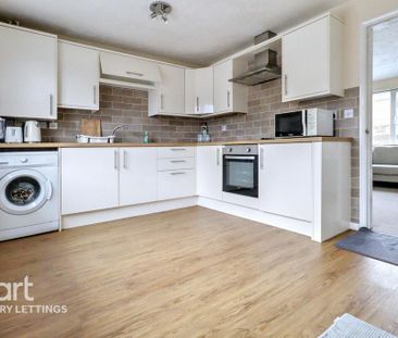 3 bedroom terraced house to rent - Photo 4
