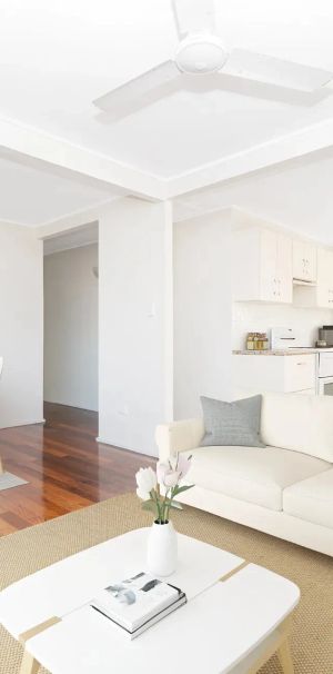 Space & Simplicity - Photo 1