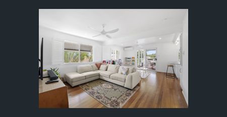 YOUR PERFECT SUMMER HOME AWAITS - Photo 3