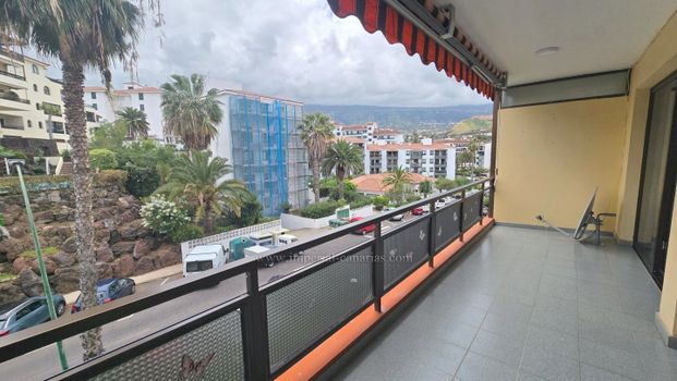 Apartamento con bonitas vistas y amplio balcón. Cerca de Supermercado y restaurantes. - Photo 1