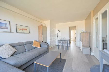 Appartement Paris 2 pièce(s) Vue de PARIS - Photo 3