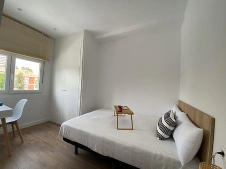 Calle del Doctor Urquiola, Madrid, Community of Madrid 28025 - Photo 2