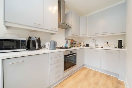 Bloemfontein Road, W12 7BH, London - Photo 5