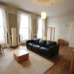 property to rent Hewlett Road, Cheltenham, Gloucestershire, GL52 - Photo 2