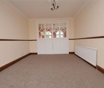 Boundary Road, Romford, Essex, RM1 - Photo 3