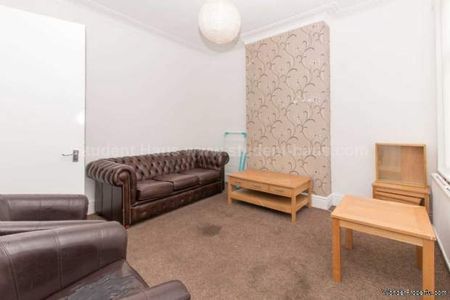 4 bedroom property to rent in Salford - Photo 4