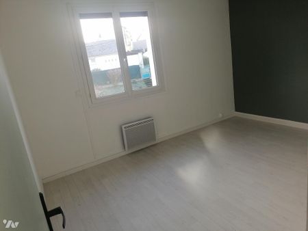 LE MANS FUNAY MAISON T4 90M2 3 CHAMBRES SALLE DE DOUCHE CHAUFFAGE/EAU ELEC GARAGE JARDIN LOGGIA - Photo 3