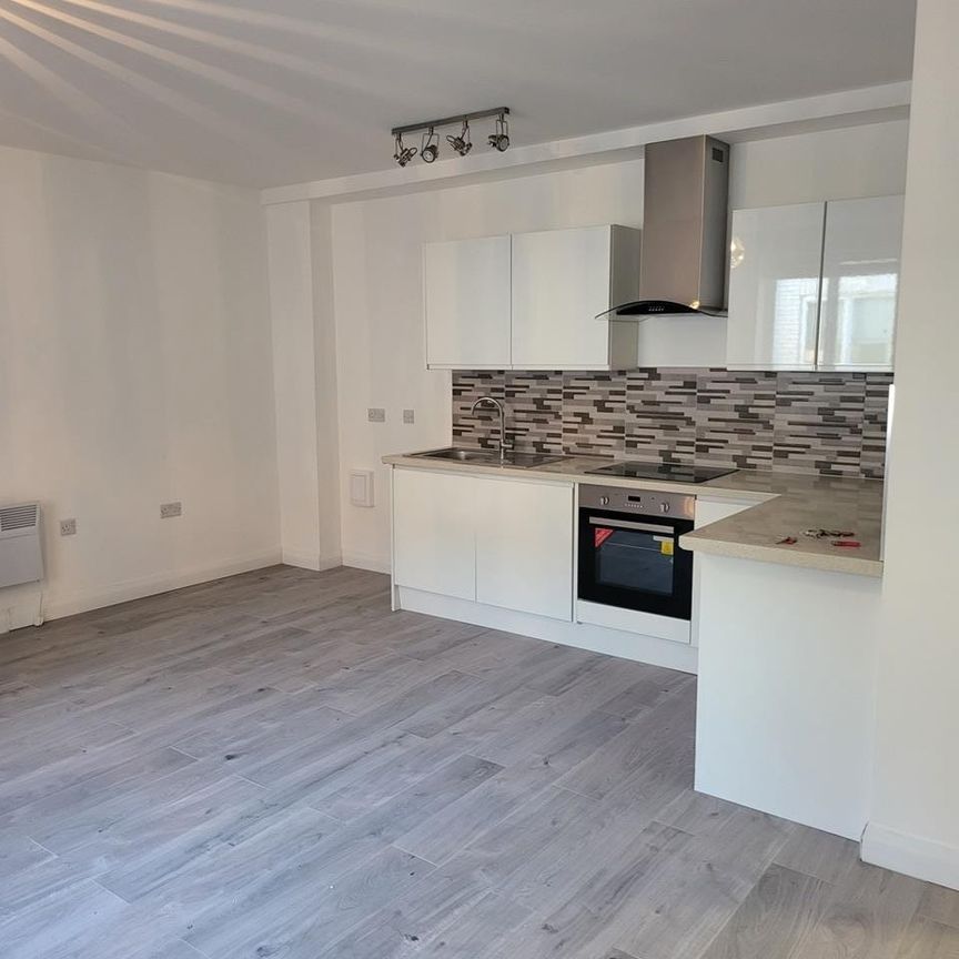 Studio Flat, London Road, SO15 - Photo 1